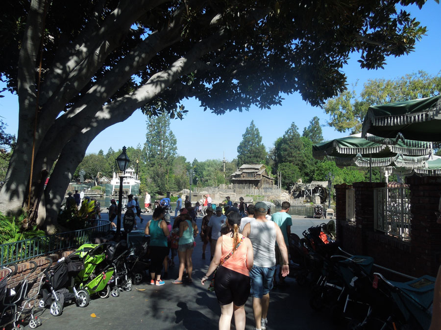 Disneyland Adventureland: North Side