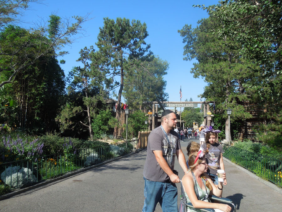 Disneyland Frontierland Portal Picture