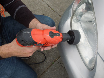 how to polish a car headlight