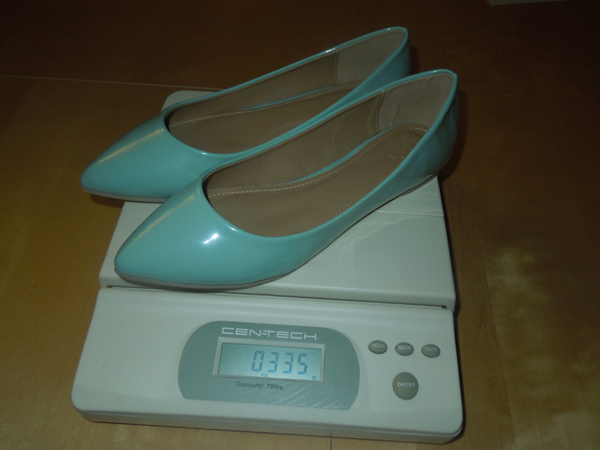 how much does a pair of shoes weigh