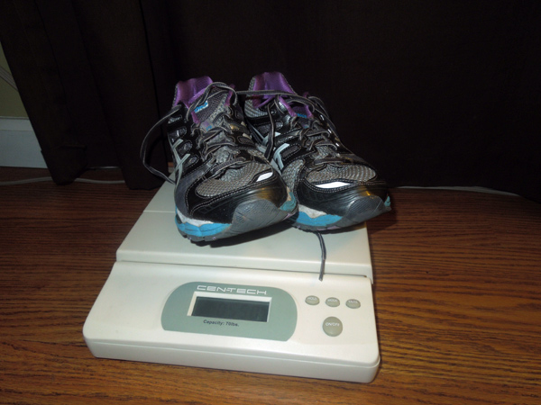 weight of running shoes