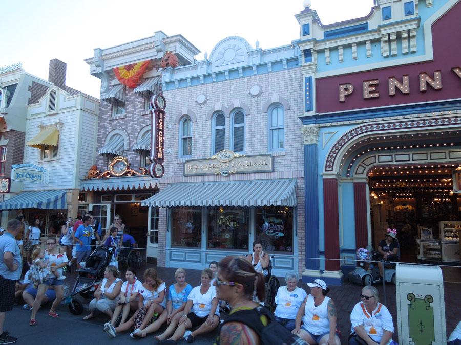 Disneyland Main Street Picture